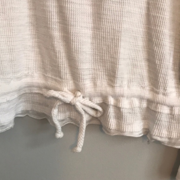 Free People long sleeve crop top cinch ruffle wrist & bottom - Picture 3 of 15